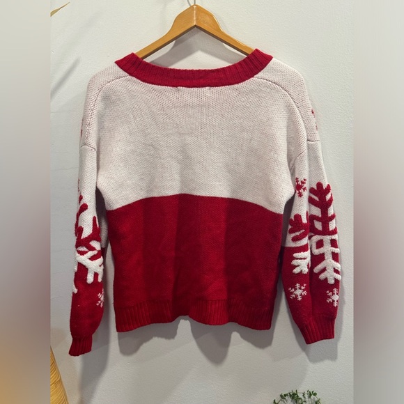 33 Degrees Christmas Cardigan Red & White, small, snowflake design, like new, EC - Picture 4 of 9